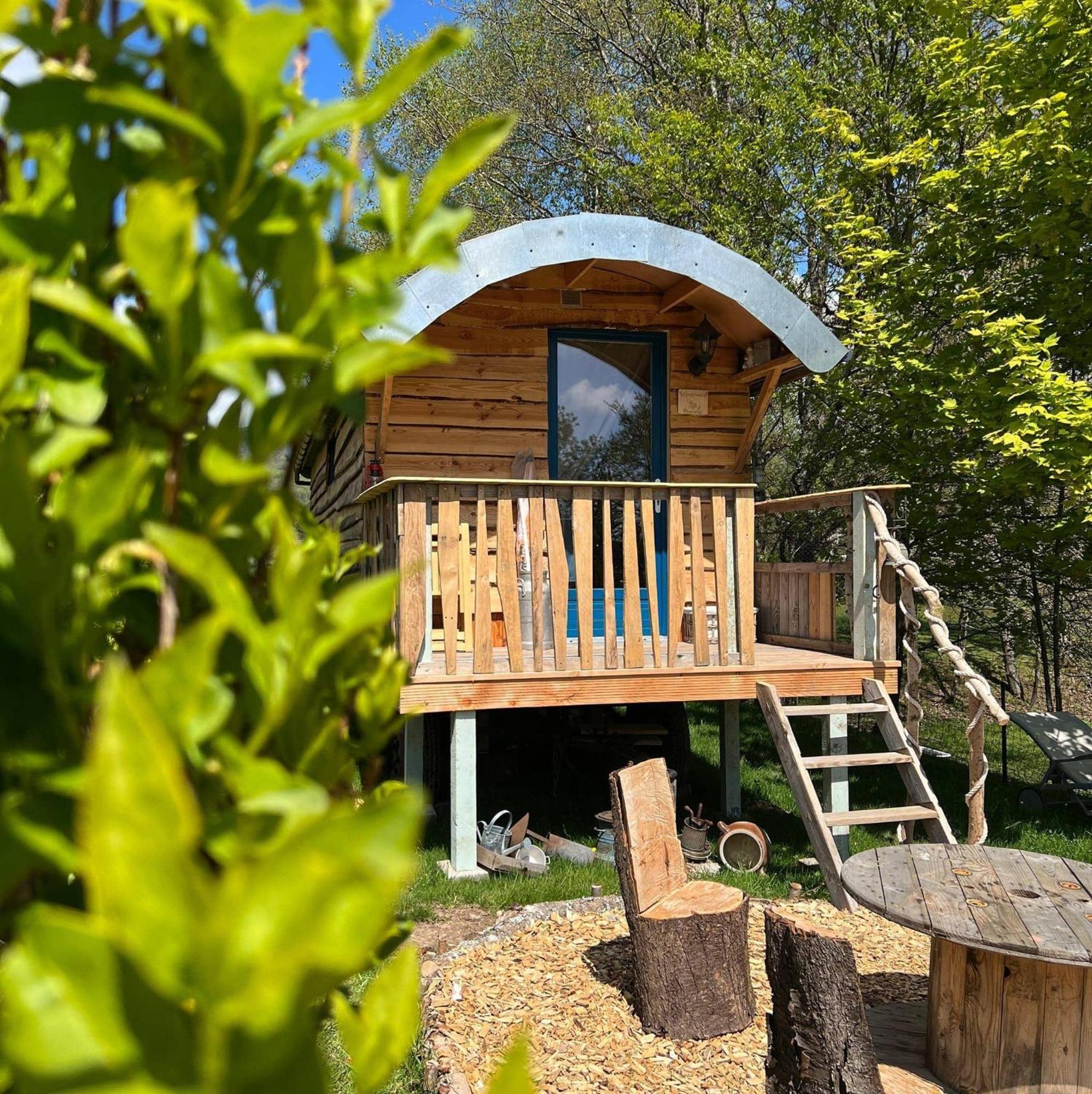 La Roulotte Tiny House Du Mond'Ideal Leval  Exterior photo